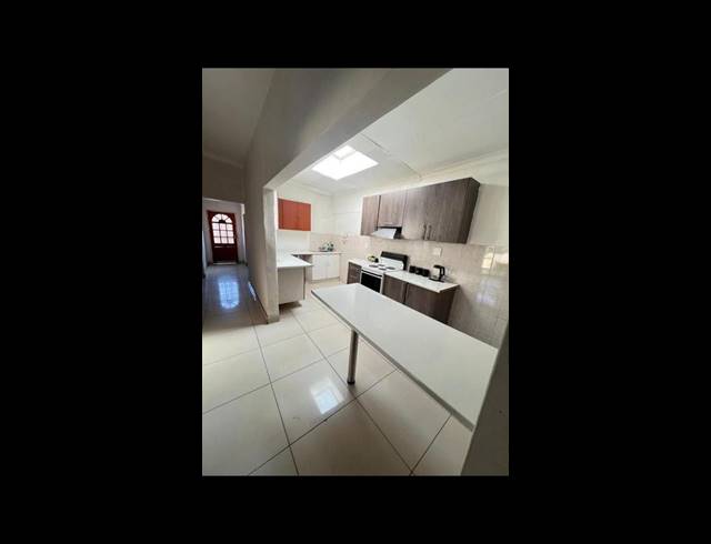 3 BEDROOM HOUSE FOR SALE IN KENSINGTON